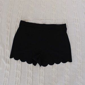 Express Scallop Shorts